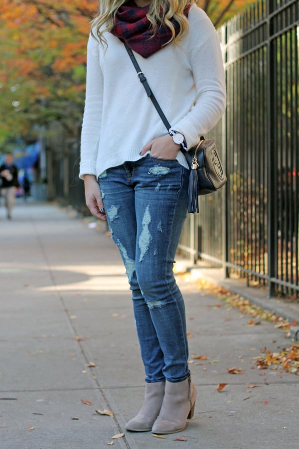 plaid scarf white sweater distroyed denim