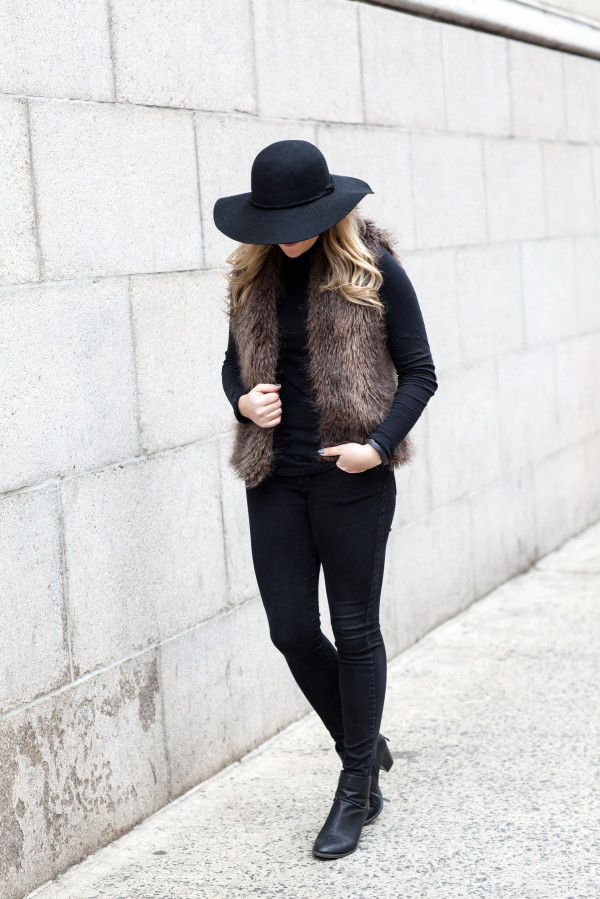 how to wear a floppy hat
