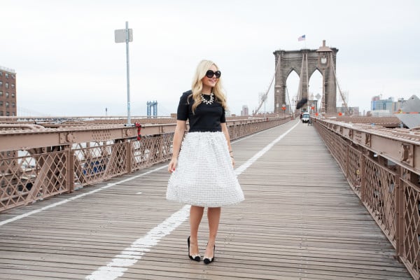 brooklyn bridge photo shoot - nyc blogger - bow skirt - bow pumps- statement necklace