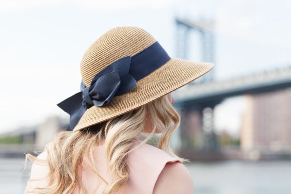tuckernuck navy blue bow straw hat packable