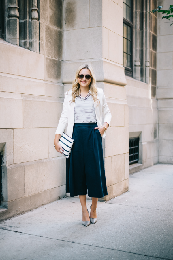 blogger-work-outfit-white-blazer-grey-blouse-navy-trousers-grey-pumps-striped-bag
