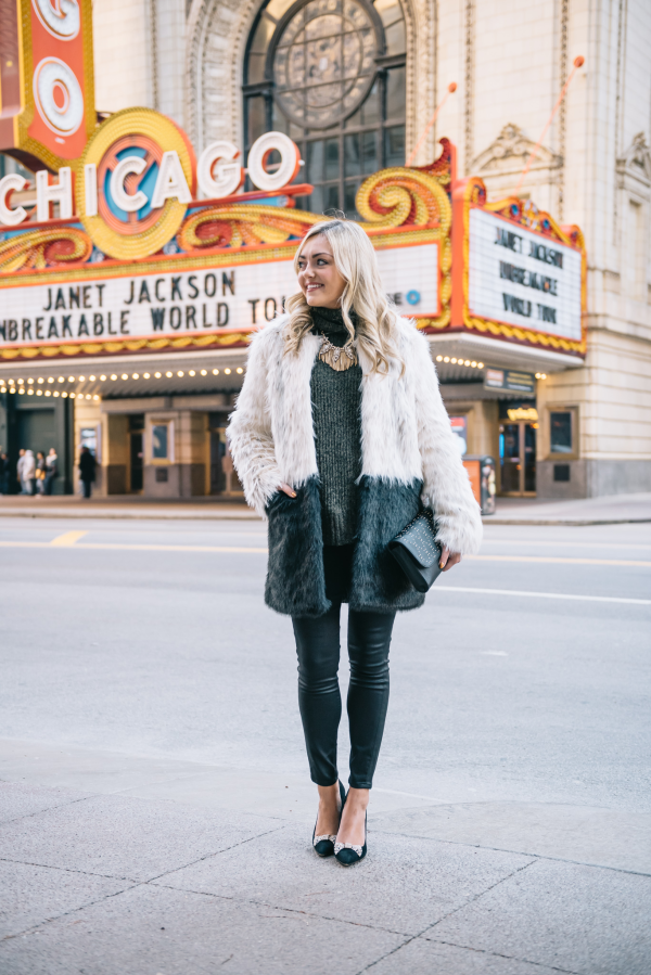 chicago theatre downtown
