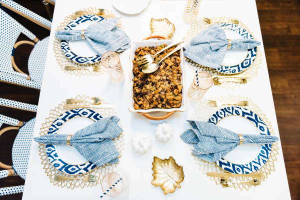 thanksgiving-table-setup-gold