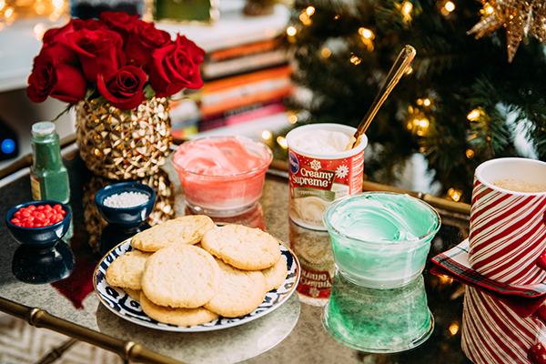 christmas cookie decorating