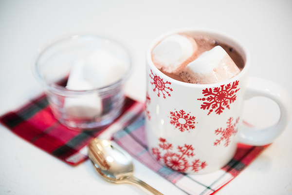 hot chocolate marshmallows gold spoon plaid coaster snowflake mug