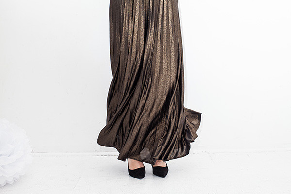 gold-pleated-dress