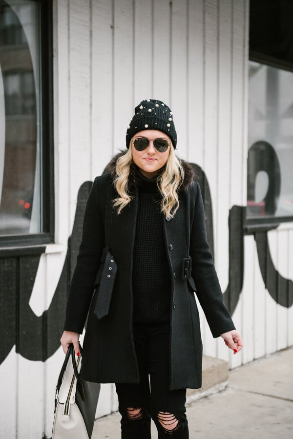 all-black-winter-outfit-coat-beanie