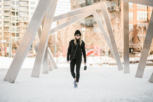 Bows & Sequins wearing lululemon cold-weather workout gear in Chicago.