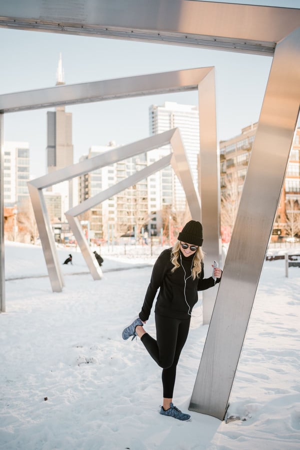Bows & Sequins wearing lululemon cold-weather workout gear in Chicago.