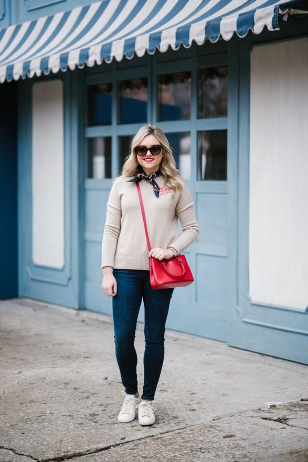 Fashion blogger Bows & Sequins styling an outfit with french girl flair.