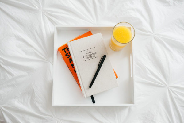 Chicago blogger Bows & Sequins shares tips on setting a good morning routine with Trop50.