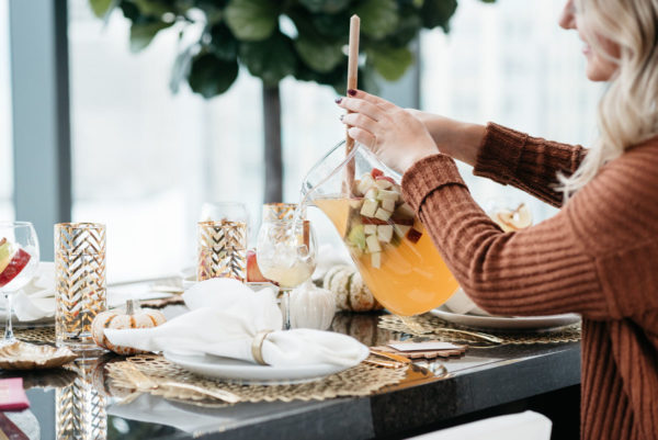 Jessica Sturdy shares her recipe for apple cinnamon Seven Daughters moscato wine for a Friendsgiving Thanksgiving dinner party.