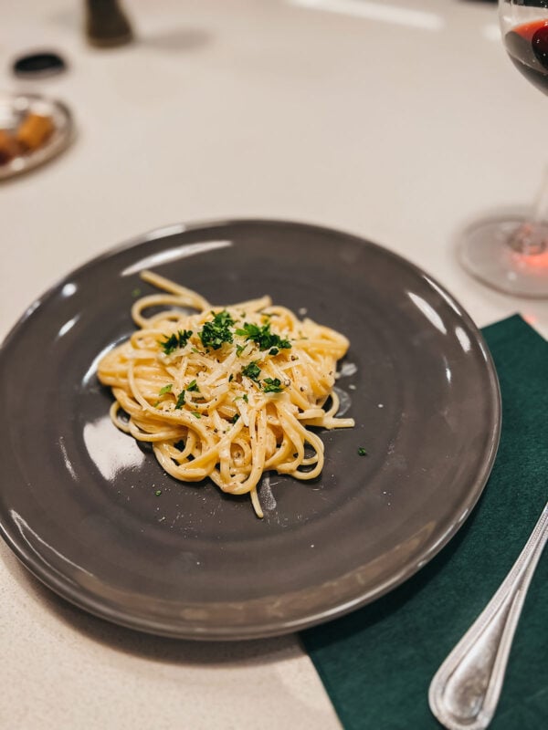 Linguini with Canned Clams Recipe  |  bows & sequins blog