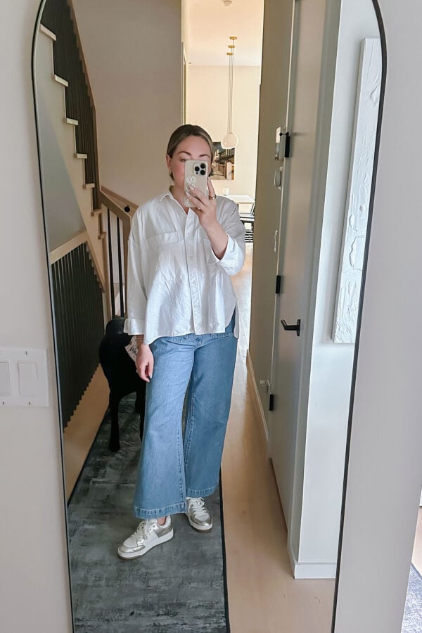 Chicago blogger wearing Rolla's sailor jeans.