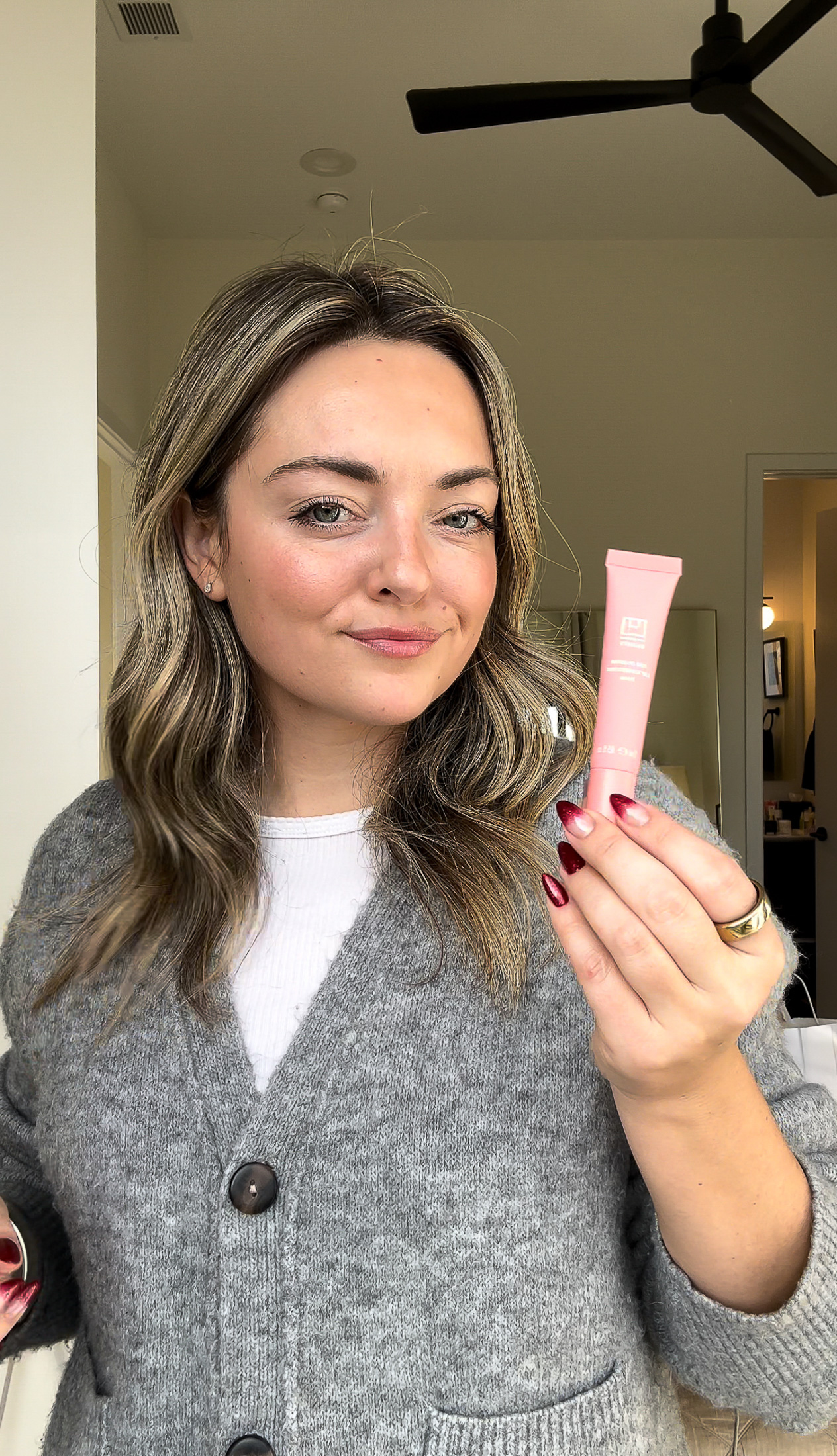 earing U Beauty Plasma Lip Compound in Rose shade